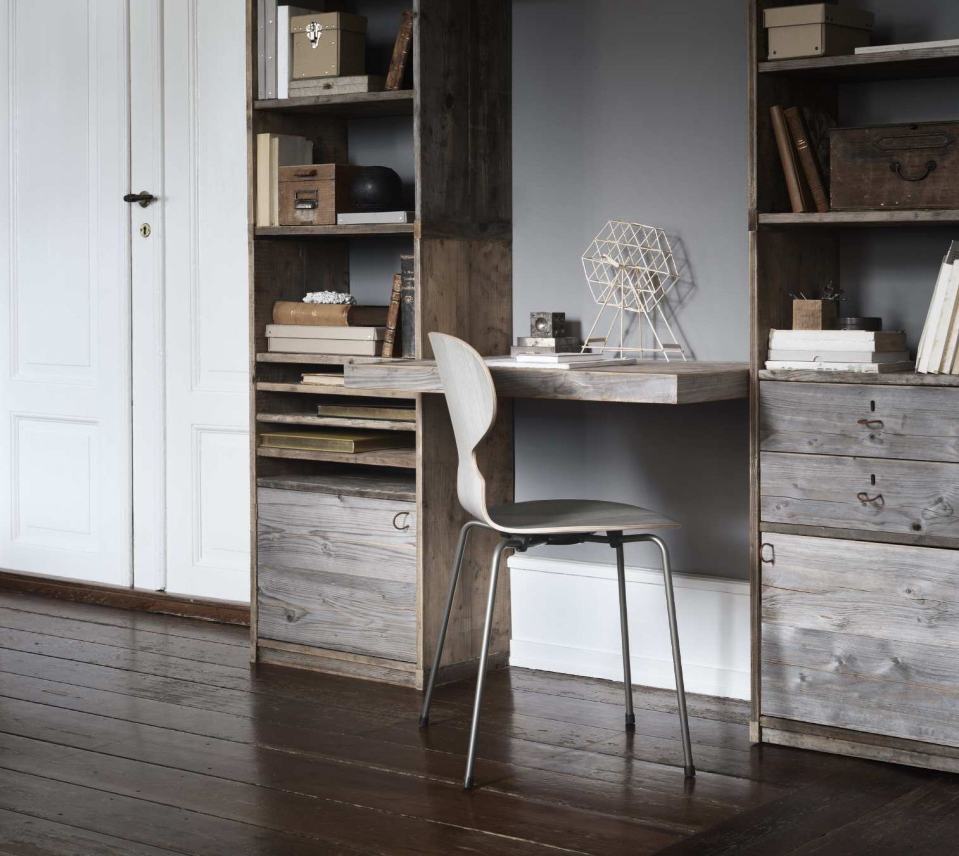 Ant Chair 3101 - Clear Lacquered - Stackable – Design Public